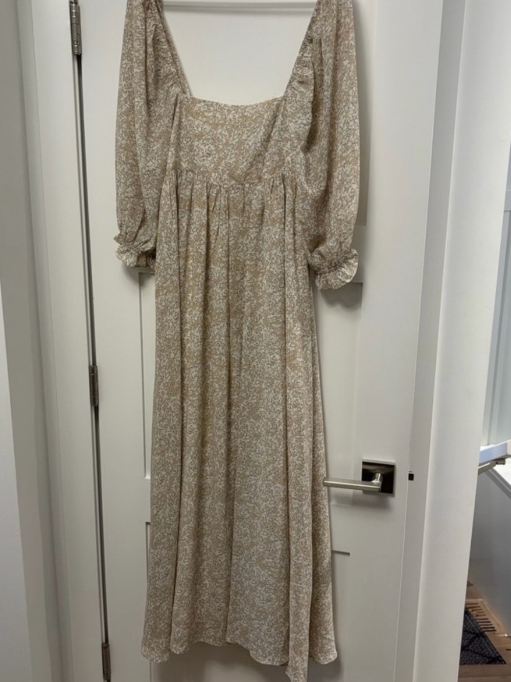 Storia Beige Floral Maxi Dress with Puff Sleeves